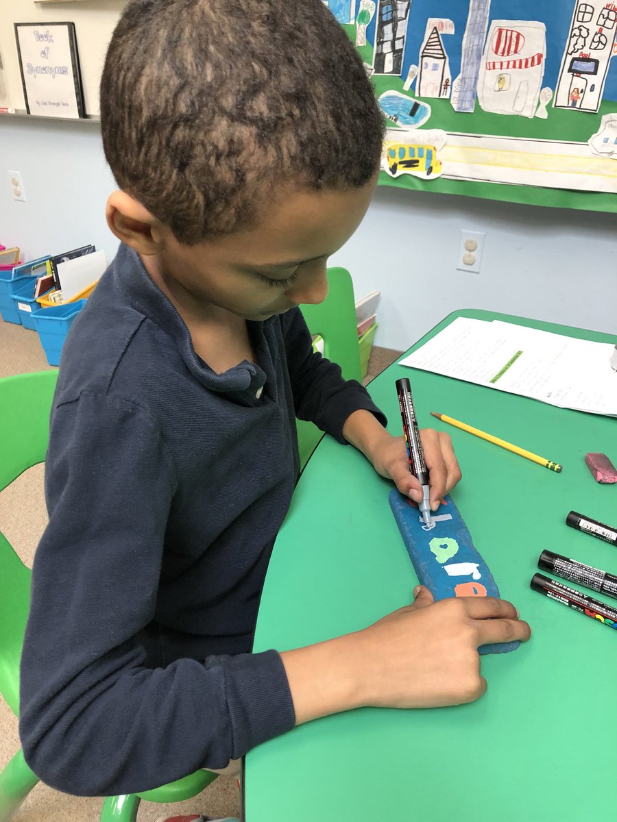 bluedaisyteach's tweet image. #grade2 student finished our brick #walltherapy @MCCHarvardEd @KINDSnacks @ACSRochester #makingcaringcommon