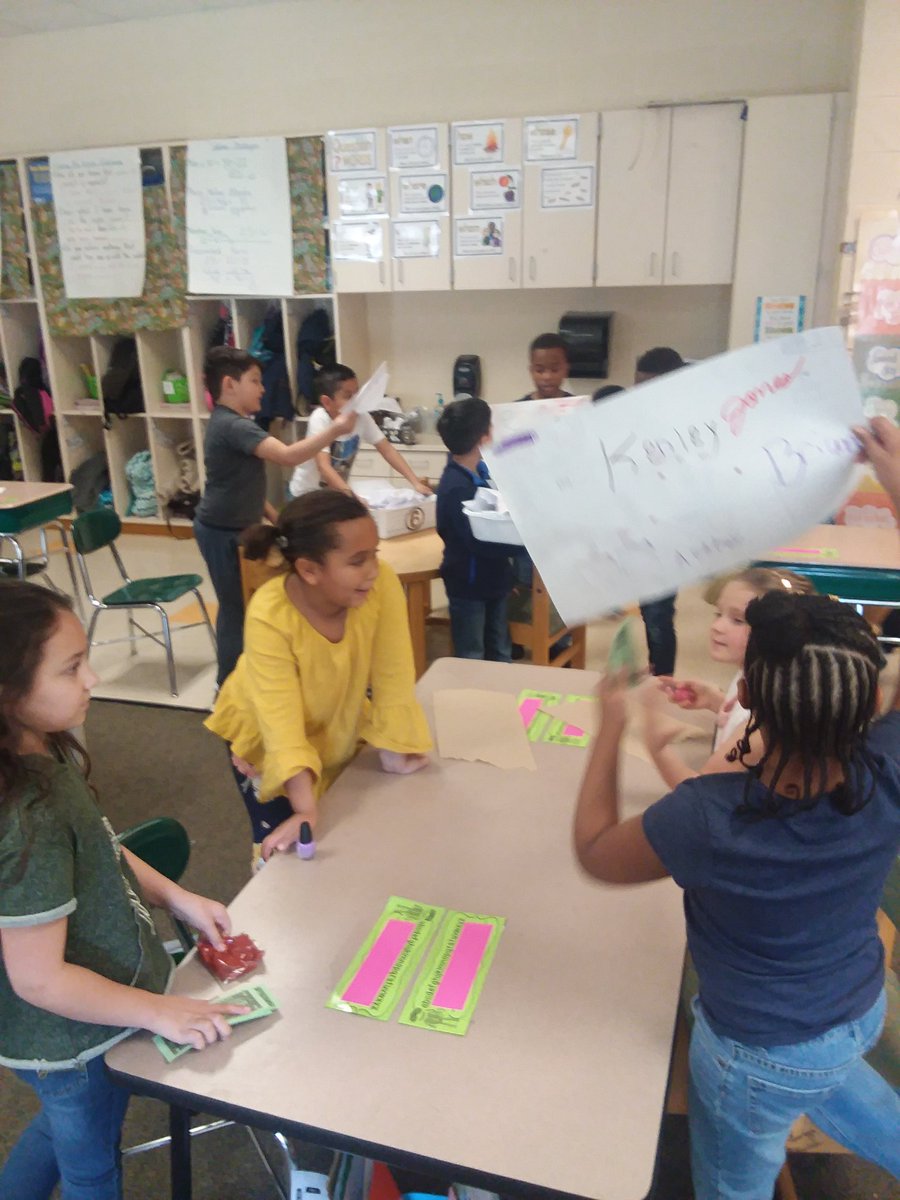mwildermann306's tweet photo. Market day! Ss learning about supply and demand, saving and spending. @Jhafner413 @PCockrellFRES @bethgriffin81 @FroelichRacheal @lymcneil @Battlebunch https://t.co/PDKdViuv6J