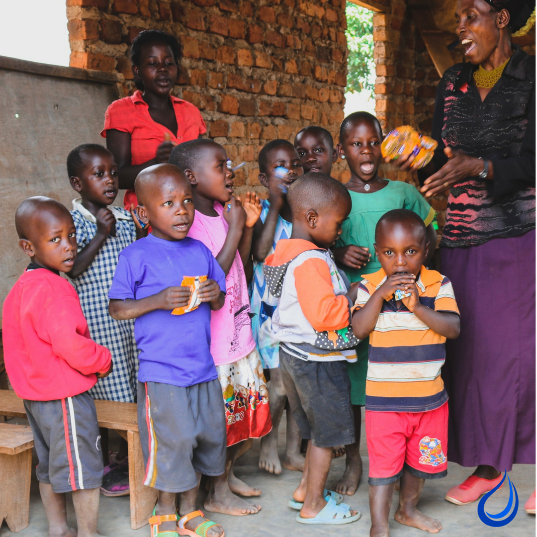 TheRainCatcher's tweet photo. Let’s make sure the future movers and shakers of Uganda grow up in a world where they don’t need to worry about their next source of clean water. 💧Link in our Bio 
#waterislife #uganda #giveback https://t.co/hbHUUBvUuM