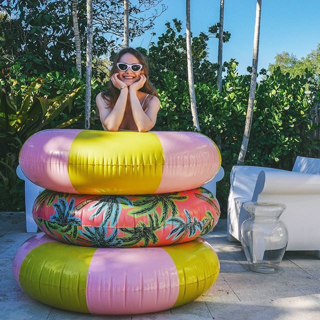 Starting off our Monday with a <a href="/shopbando/">ban.do</a> x #floatnaked sandwich! 📸: @pointsfexclamation ift.tt/2pFIPHw