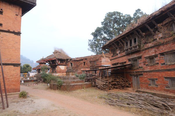 NepalRobert's tweet photo. Nuwakot Durbar in need of some love and attention after the 2015 earthquake. Kudos to the Chinese Government for stepping up to the challenge. @nepaltourismb @PDChina https://t.co/mSWc49jOre