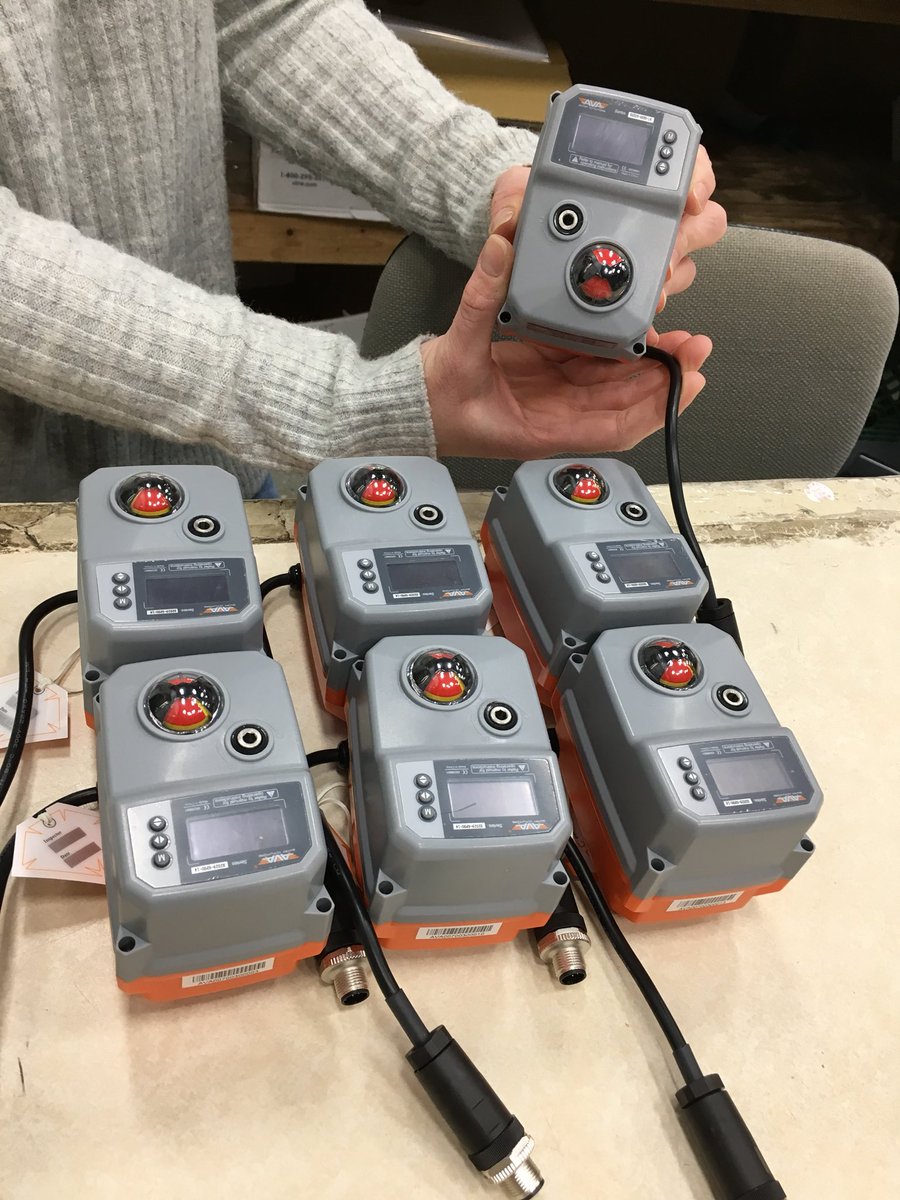 AV_Actuators's tweet image. Need a different connector ?! No problem look at these beauties leaving the house today with  turck connectors #avausa #smartactuators #compactsize  #oledscreen