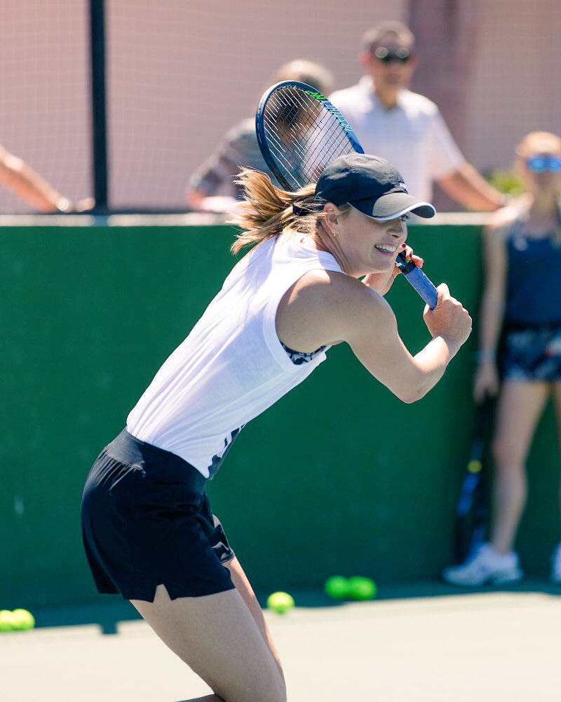 IwishCat's tweet photo. Always love @MariaSharapova smile on court #smilepova #NetJet #Sharafamily 🙋🏼♀️😍 https://t.co/UqEttn7jx7