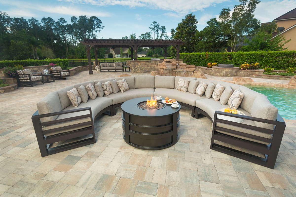 Did you know we have our own venue called Skyline? This is one of the fantastic furnishings on order! We can't wait for everyone to visit us. Get more info skylineroom.ca #simplyelegantyyc #venue