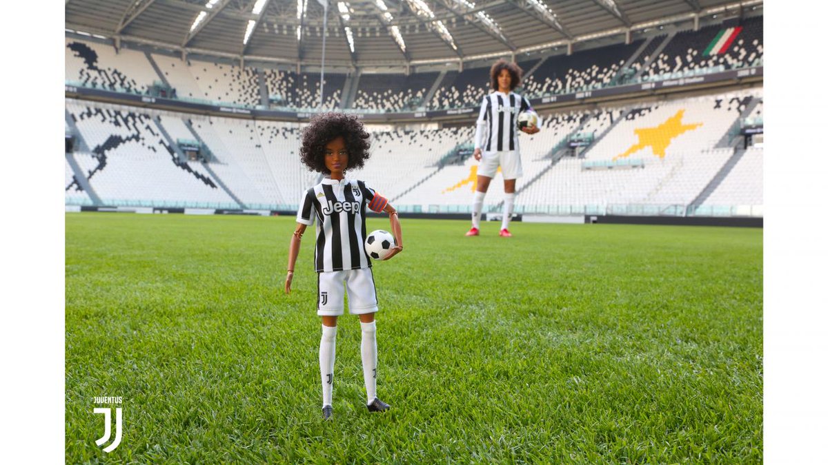 Lasciatevi ispirare. Siamo stufi degli stereotipi e ci piace la prima Barbie calciatrice, una mini <a href="/SaraGama_ITA/">Sara Gama</a>, capitano della @JuventusFCWomen  #DonnediSport