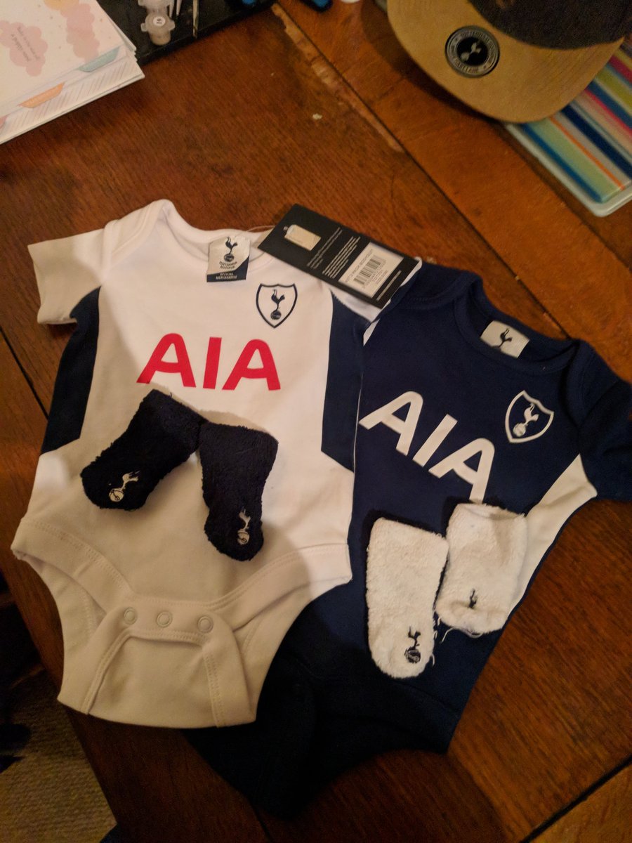 jay_b_91's tweet photo. Bought the essentials! @SpursOfficial #DueInOctober https://t.co/kLM8dhudeT