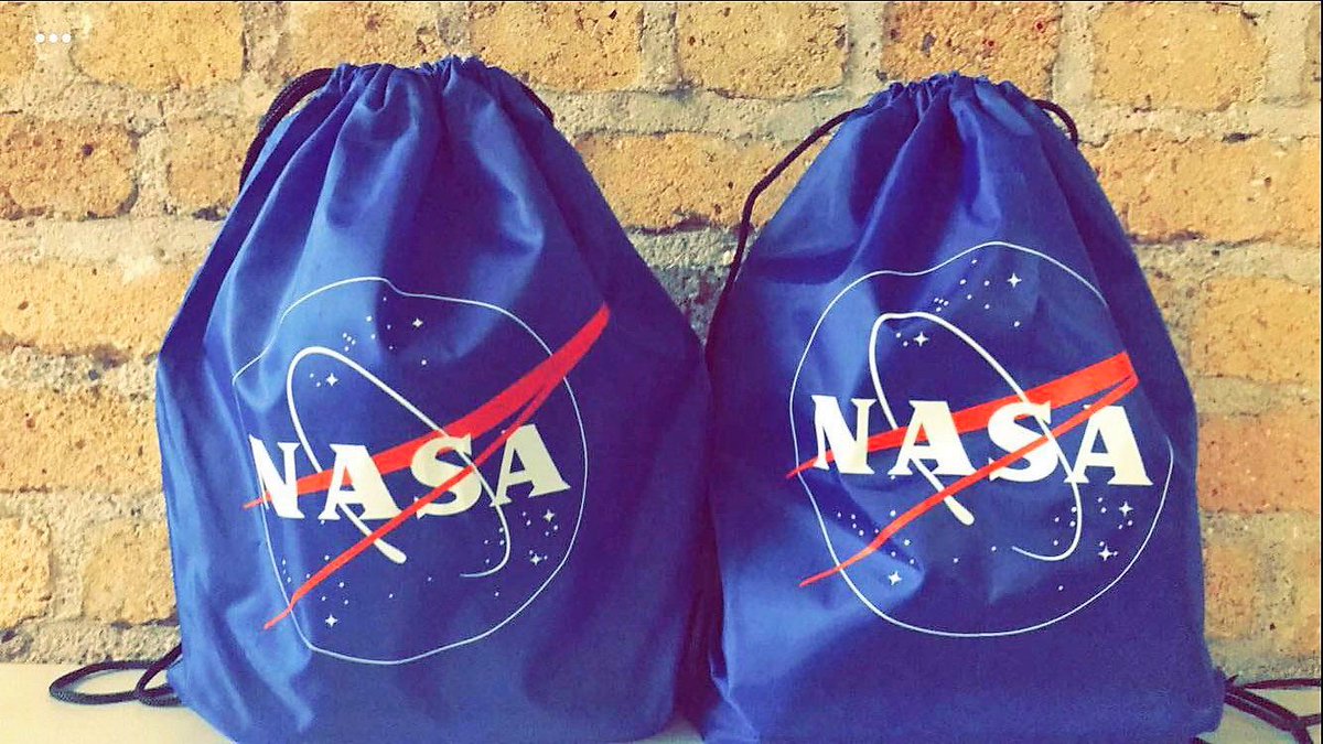 😁Competition Time! 😁
We have 2   <a href="/ExploreSpaceKSC/">Kennedy Space Center Visitor Complex</a> goodie bags to give away!
🎉For your chance to win one of these goodie bags, simply RT this post &amp; follow us. Winners will be announced on Thursday 🎉 
#JointheJourney #Win #Competition #Orlando