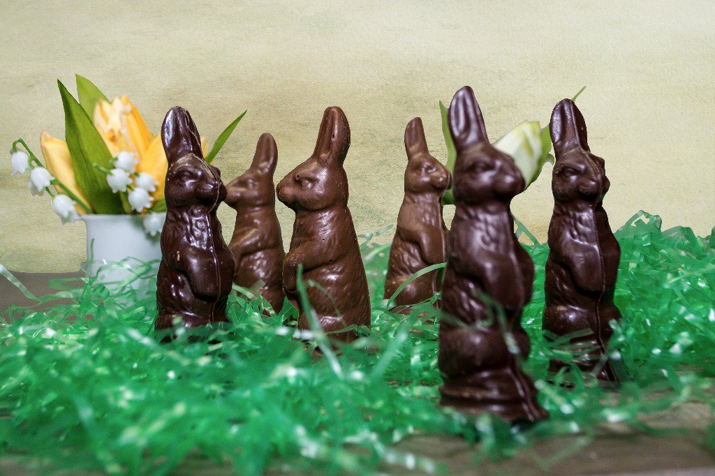 Lagomarcino1908's tweet photo. Easter is just one week away and there's no egg-scuse to miss out on our baby Pete's!! #Easter2018 #ThinkInsideTheEgg https://t.co/muPC8a8qg6