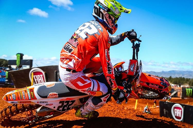 santicrevo's tweet photo. Cairoli se llevó la victoria en #RedSandGP🇪🇸 y anotó su podio número 300 👏💪🔥
##MXGPSpain #Motocross #FastTony 🇮🇹 https://t.co/vCflxOSvId