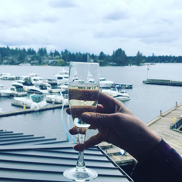 A weekend well spent with a view..... <a href="/woodmarkhotel/">Woodmark Hotel</a> #reminiscingontheweekend #champagne #seattle #lakewashington 📷: <a href="/tartanwilson/">Alastair Wilson</a>