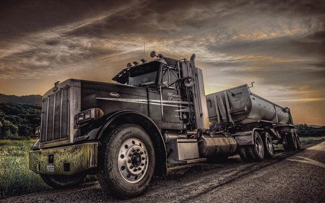 ca_truck_driver's tweet photo. #funfact -Peterbilt was named after T.A. Peterman, a lumber entrepreneur who needed a better way to move logs from the forest to his lumber mills 💪✅#peterbilt #facts #truckdriver #trucking #truck #truckfans #truckfacts #truckinglife #truckin #truckin… https://t.co/MQZnCZYOHZ https://t.co/ONfDpuRk24