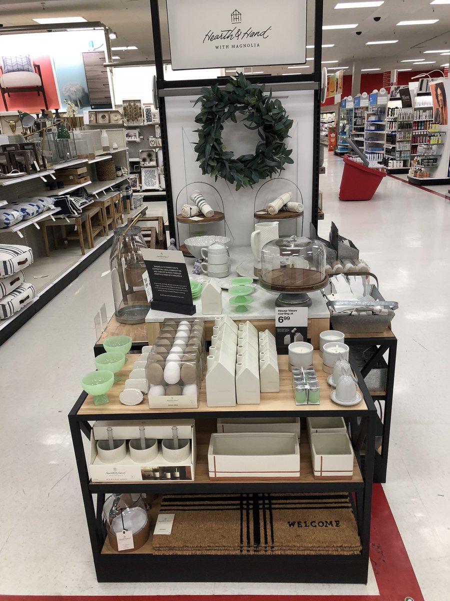 smanthaking's tweet photo. Time for Easter 🐣 Only @target @tracyacurry1 @ktmhill01 @tgtjen @BergFburdi https://t.co/UBdhq3iJaz