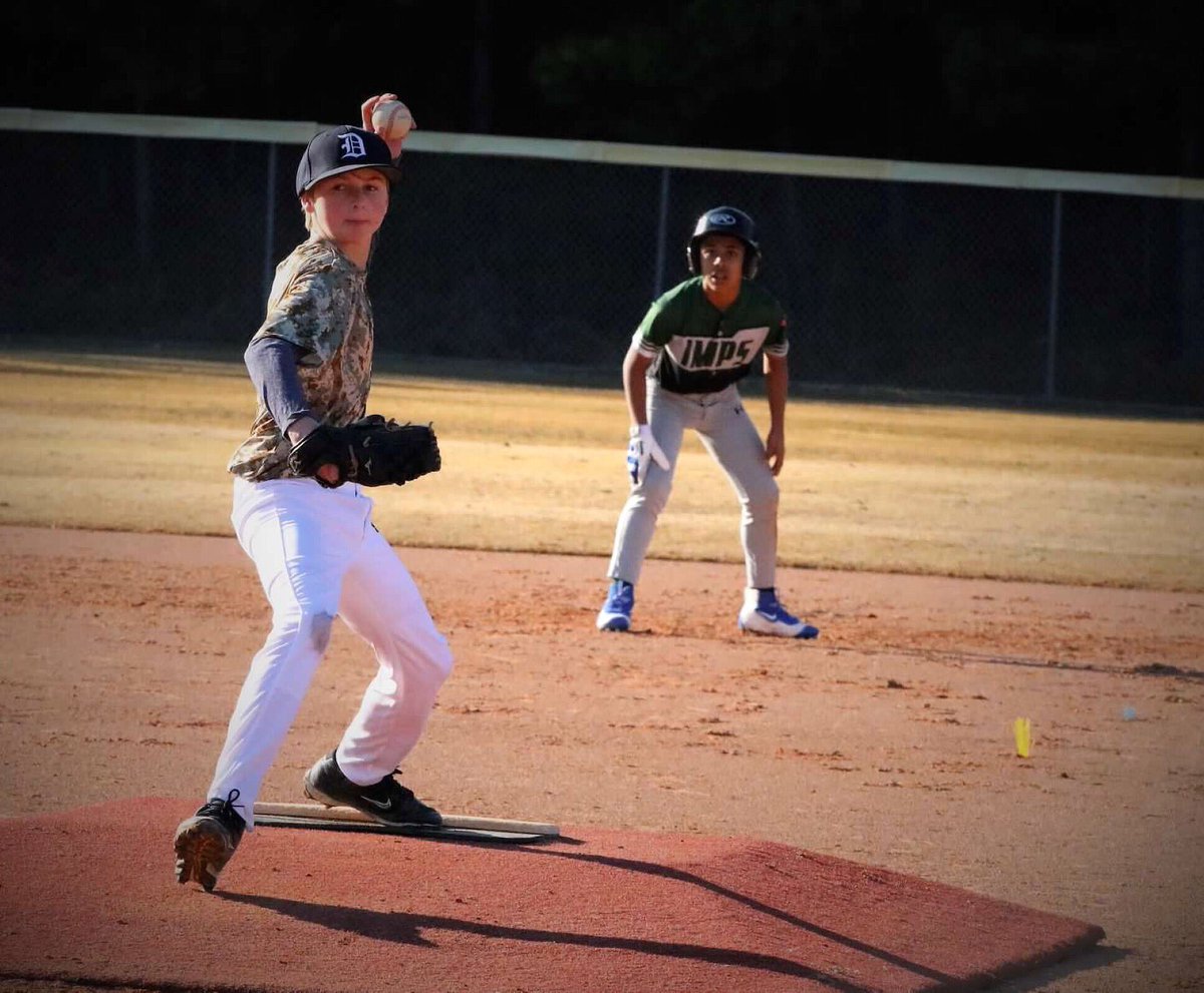 DMS_JVBaseball's tweet photo. Game Day!! @DMS_JVBaseball takes on @MartinMustangs JV at 4p at Thomas Brooks Park!  Play Ball!! Go Blue Jackets! ⚾️ https://t.co/91R4rBQzmP