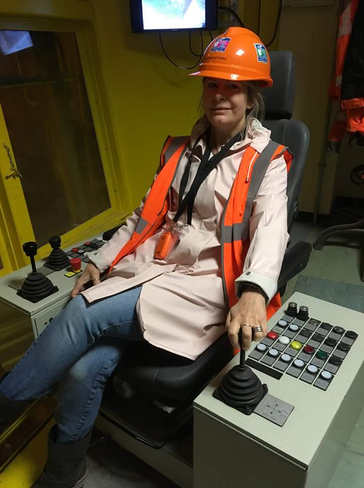 FreeWhitstable's tweet photo. Last week we spent time with other #zerowasters at The Kent Enviroplant. Where your black bin rubbish goes. Waste is incinerated &amp; turned into energy - enough electricity is produced here to power about 60,000 houses (it actually goes to the National Grid). More info coming soon! https://t.co/ijxD90EWnS