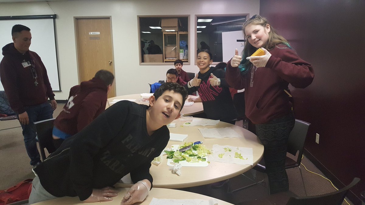 anythingyouth's tweet photo. @YMCASM @YMCANorthernAB #youthleaders #yexchanges @DanielTGough @Ethyn_With_A_Y @danipeacock97 Supporting community initiatives in Edmonton! https://t.co/dnka0DYCe9