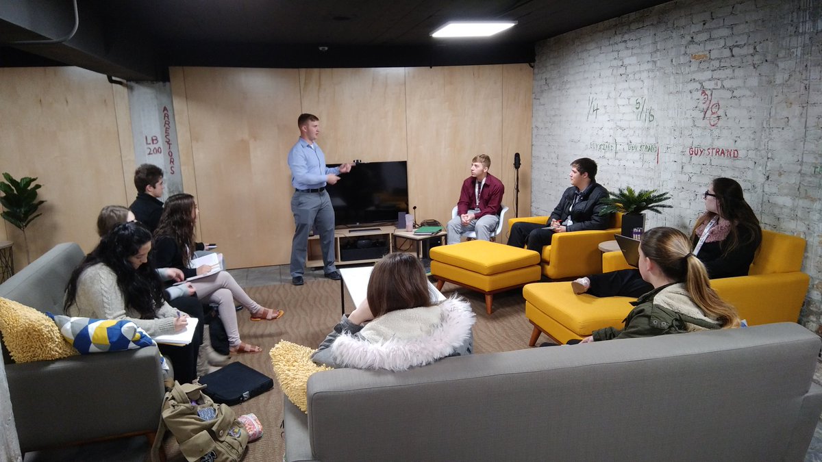 llceo15's tweet photo. CEO Alumnus, Trent Whitham spoke to the CEO students this morning.  He is currently on leave with the army.  Trent shared how CEO has impacted his time in the Army.  He stressed the impact CEO had especially with communication, leadership, and teamwork. https://t.co/D0oITgyDGc