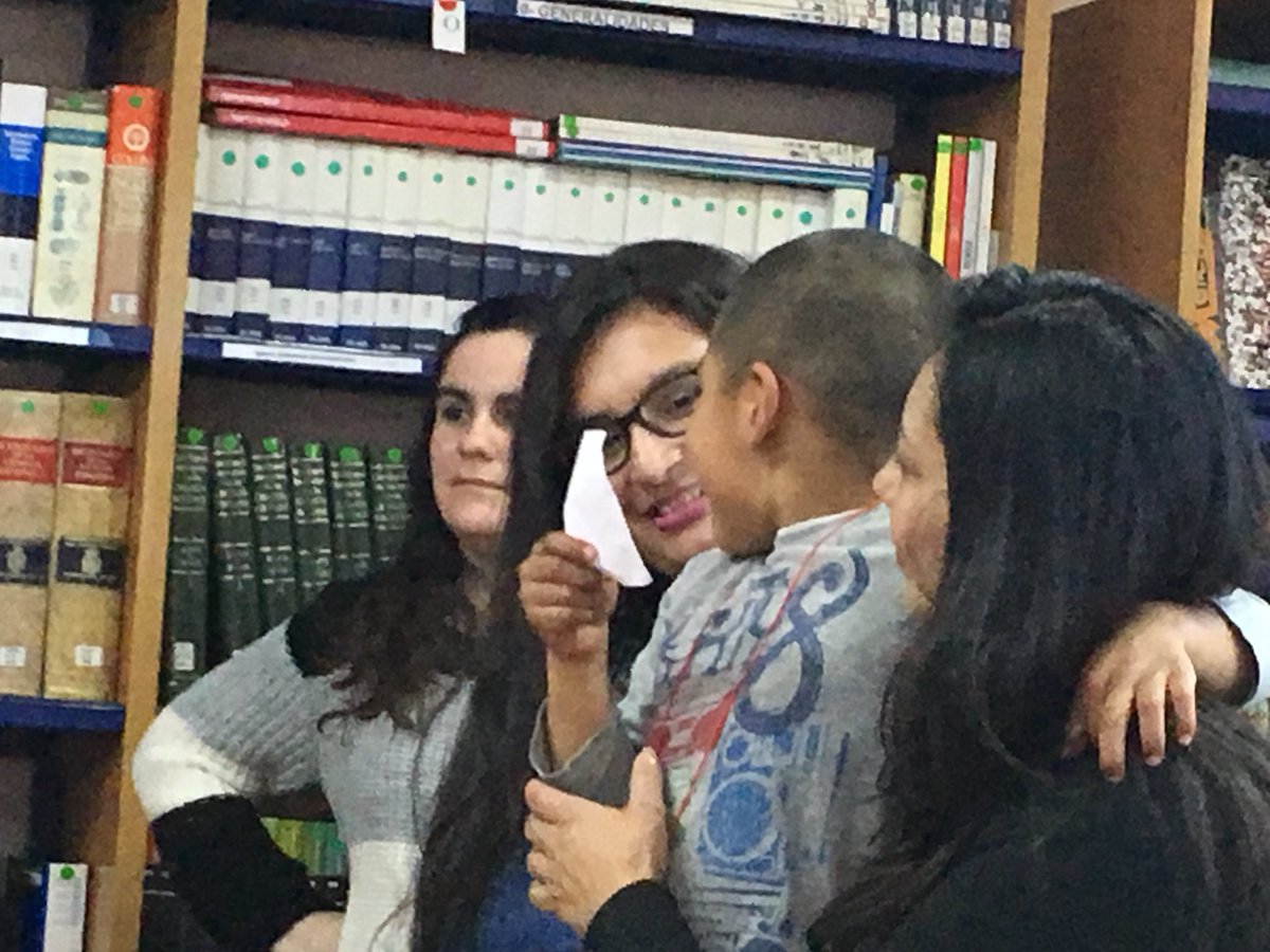 mariangeleslop's tweet photo. Recital de poesía social de toda la comunidad educativa de @IESRamonyCajalV  ¡Un placer compartir poesía con todos vosotros! https://t.co/MAH67TLxoi
