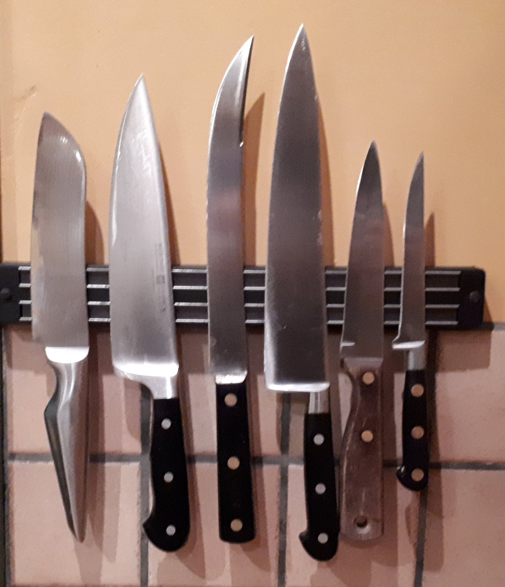 Amaroandtwisted's tweet photo. Chef's knives? check. Denim apron? check. #chefnotebook ? https://t.co/eMrOHSBbRk Check! I'm in.... https://t.co/vPdJSf5iMn