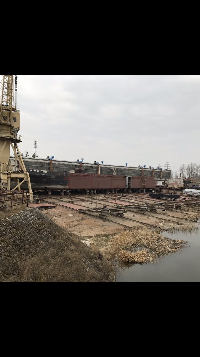 CorOriana's tweet photo. Containerbarge Milano 3 in aanbouw #kamar#wroclaw#scheepsbouw https://t.co/i1Ab1RoHHY