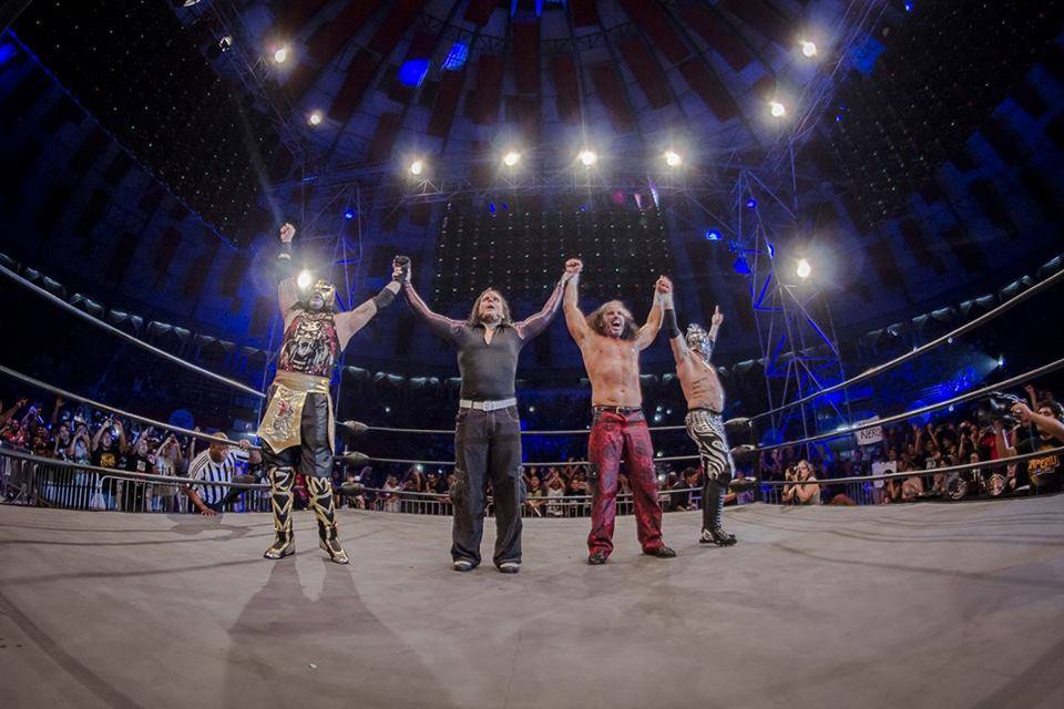 ImperioLucha's tweet photo. Hace un año la Nueva Orden Hispana de #Alcold y #Axl #NOH debutó en #IMPERIOLucha, enfrentándose a @ReyFenixMx  &amp; @PENTAELZEROM  #LuchaBrothers y a @MATTHARDYBRAND  &amp; @JEFFHARDYBRAND  #BrokenHardys, quienes se llevaron la victoria en el histórico #PerúDelitionEdition https://t.co/VoedW4eHKN