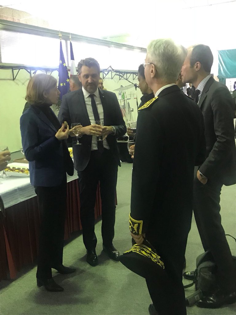 EPoulliat's tweet photo. Merci à Mme La Ministre @florence_parly pour sa présence en Gironde aujourd’hui. Nos militaires ont apprécié la parole donnée sur le maintien des compétences à Mérignac pour le MCO #Simmad #maintenanceaeronautique #Emploi https://t.co/PnN9zPeUOA