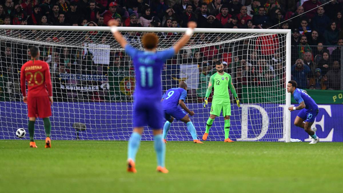 English_AS's tweet photo. Well taken goal from the Liverpool man. And that's half-time. Portugal 0-3 Netherlands. 

https://t.co/Ug3aEx4rSn https://t.co/vLQggtASVJ