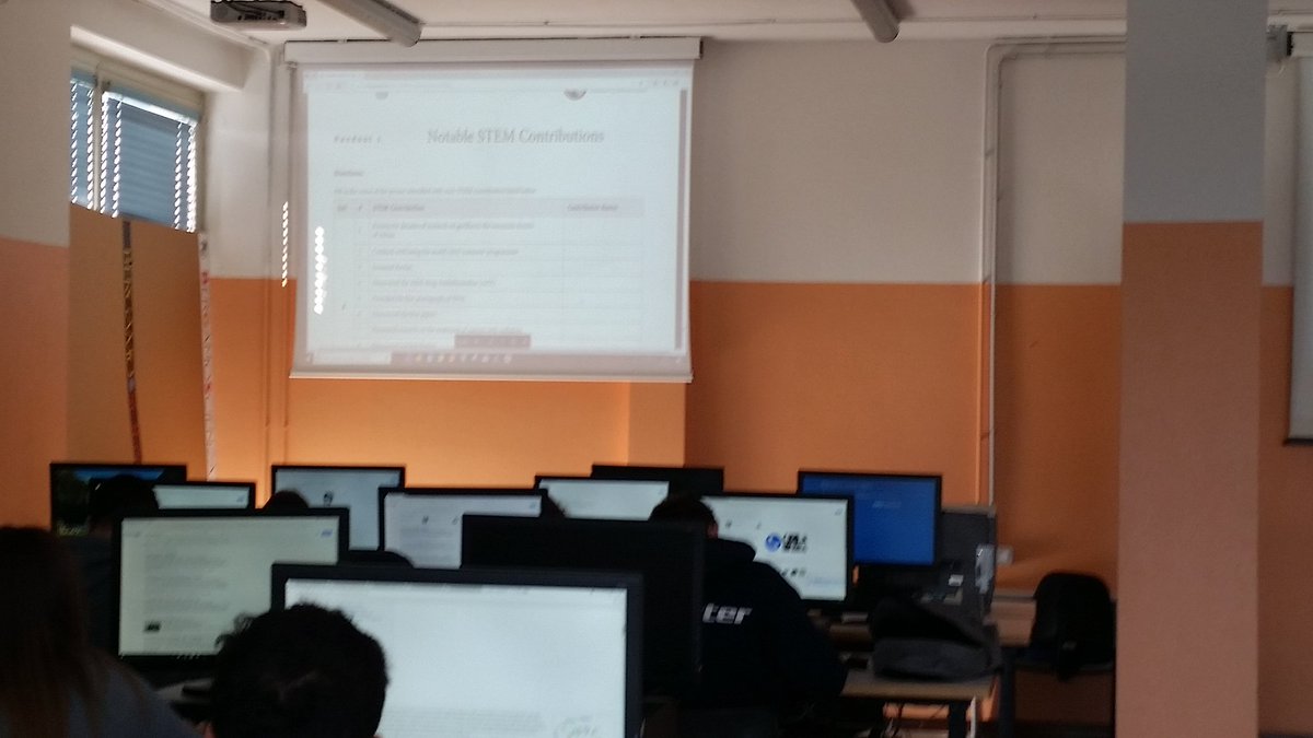 moniber64's tweet photo. @Classe3u #TwContare La classe 4D del Quarenghi di Bergamo saluta e riflette sulle Stems https://t.co/2Ddxd8USDQ