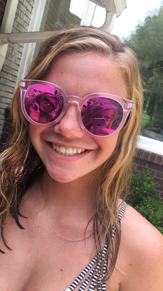 jadeabbi7's tweet photo. hbd silly lily @lilycmckay 🤪🤪 hope you’re living it up in Aruba can’t wait to spend all summer with you 💓💓💓 love u https://t.co/2qt0WbtN0K