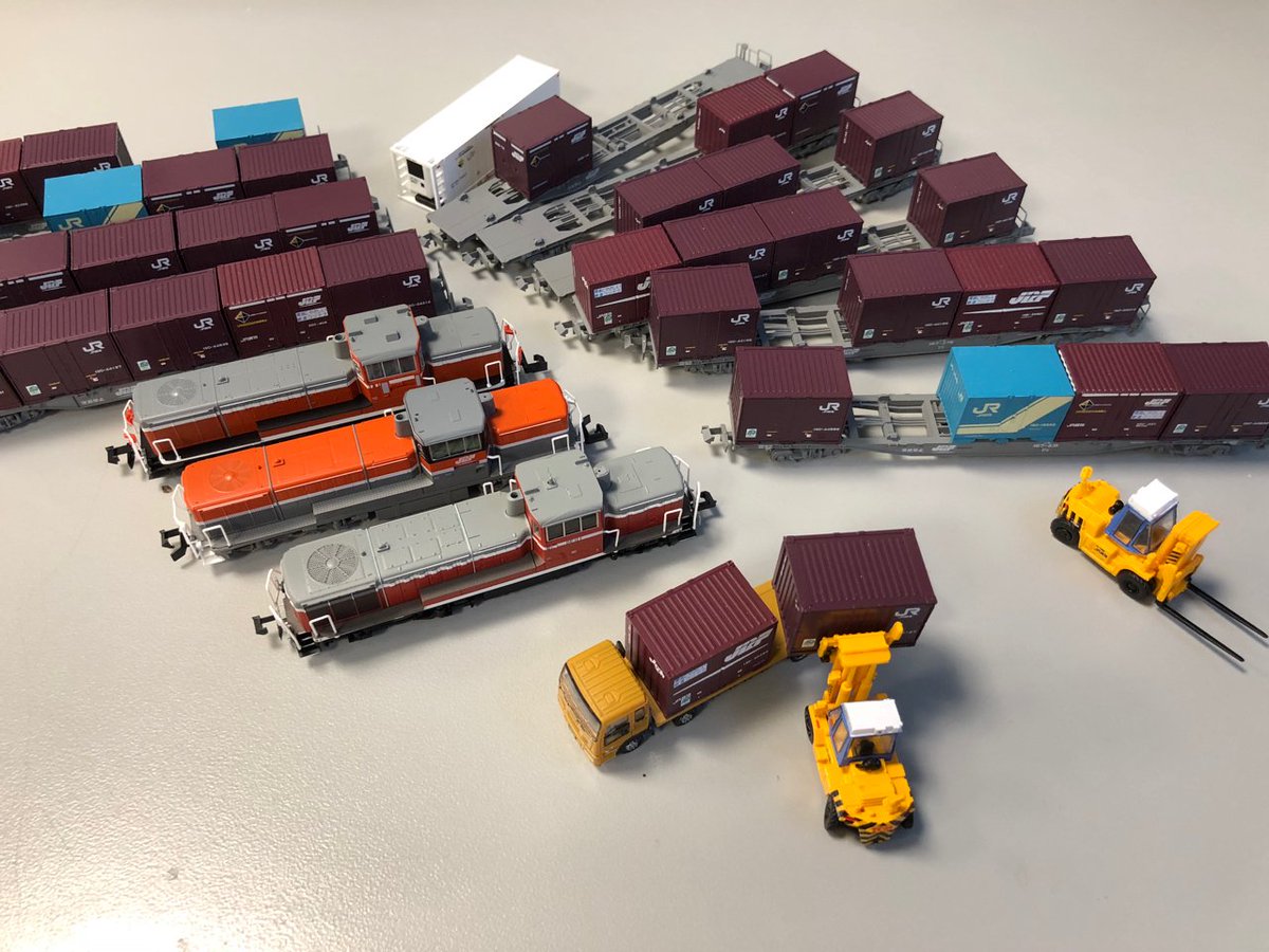 defor's tweet photo. It begins...
Some rolling stock arrived.
#JustTrainThings https://t.co/PCdnaWgodN