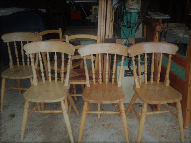 theborrowersbb's tweet photo. Bought these 4 at the tip today for £12 tp #upcycle, #revive, #salvage, #repair #makedoandmend Not sure whether to sand, glue and oil/wax or to paint @AnnieSloanHome @countrylivinguk @simplethingsmag https://t.co/lT0VEwWHF2
