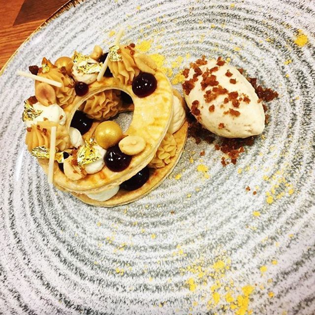 BarKitchenMag's tweet photo. @rebeccamrondeau's peanut butter mousse mille feuille with Grape jelly and brown bread ice cream. #FeedYourEyes #delicious #dessert https://t.co/u19RN35rug https://t.co/CIB5Nxqlt2