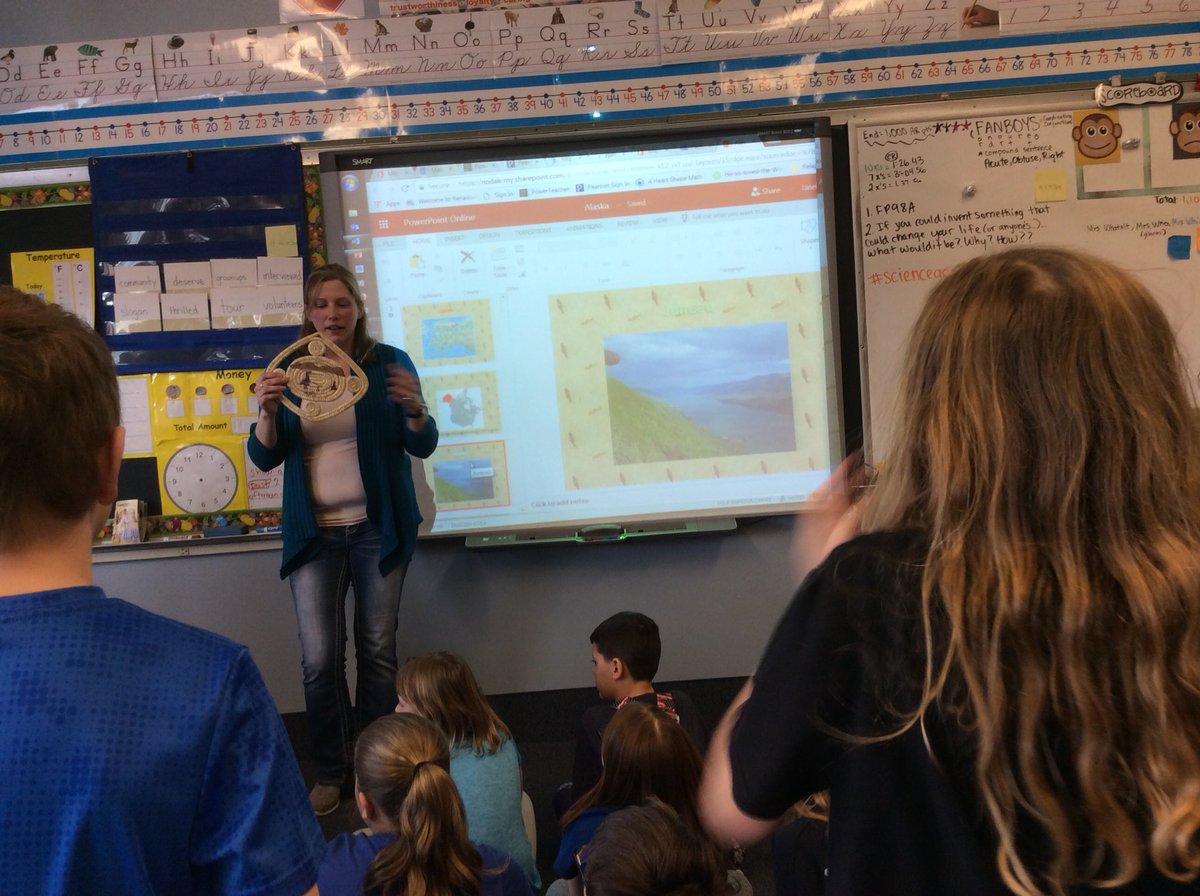 MrsGapinski's tweet photo. @SJAcademy1890 We saw authentic pieces used in #Alaska & what amazing artistry and #culture We saw clothing, an Alaskan drum (lovely & loud), objects created from tundra grass, we were given our own bear book, & we learned so much more! #BlessedAndGrateful #LargestState https://t.co/xwNOaHpxak