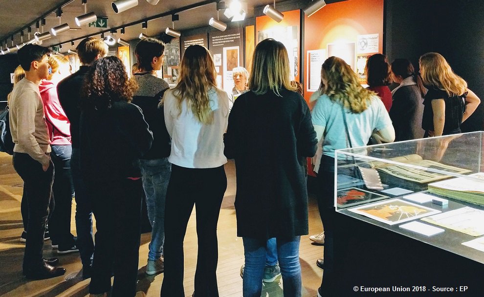 visit_EP's tweet photo. More than 1000 students have visited the #Parlamentarium temporary exhibition "#StateOfDeception: The power of Nazi propaganda" with @KazerneDossin!
#visitEP https://t.co/wWYMCoF6TQ