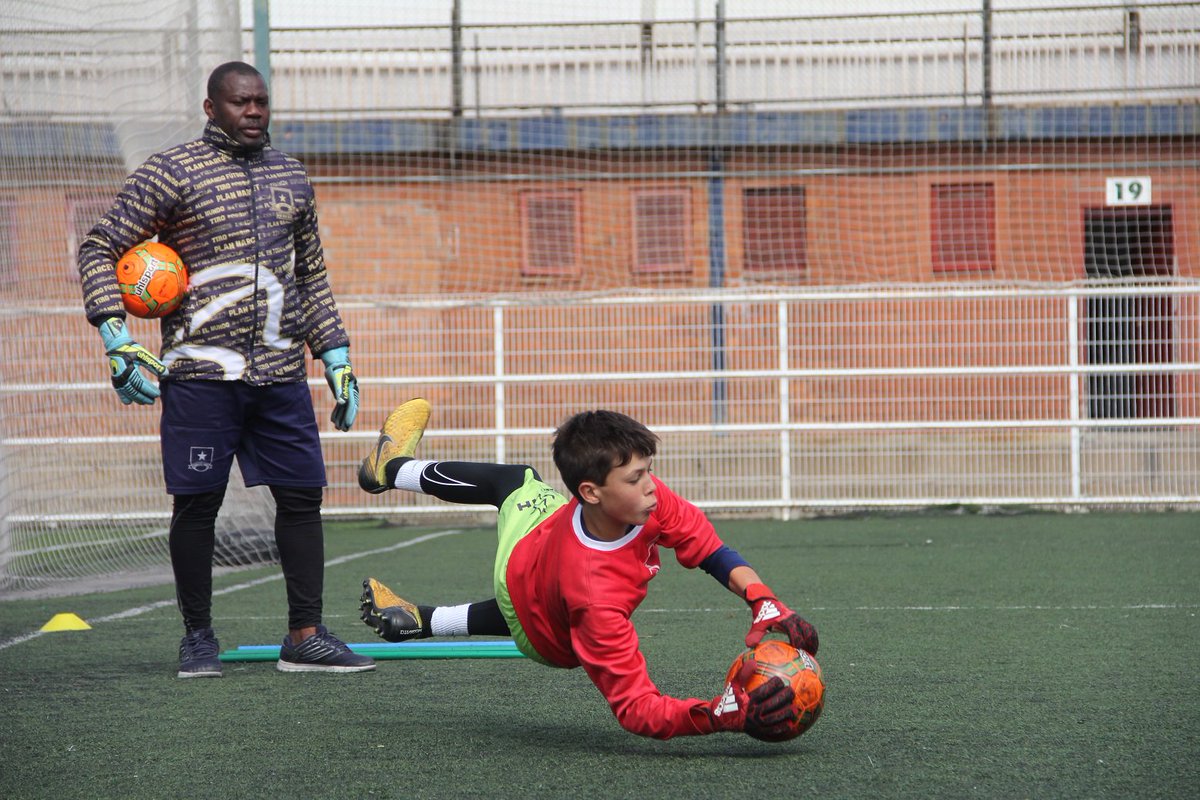 marcetfootball's tweet photo. Los intensivos de #SS18Marcet ya están en marcha. ¡Nuestros alumnos de #GradoMaster y #Forja, ya empiezan a sudar! https://t.co/6Fb7ojFFdT