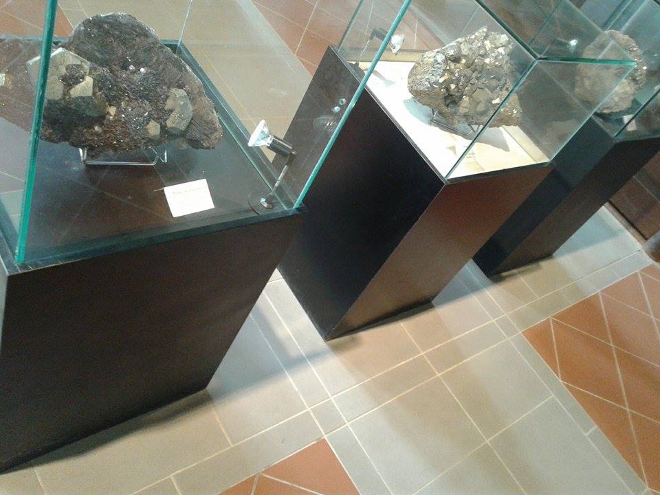 MuseoRioElba's tweet photo. @pontanifra @EGameApps @parchivalcornia @AmiciMuseoBO @ToscanaBT @VivereLaToscana @Toscanaeturismo @ToscananelCuore @MiaBellaToscana @ToscanaDiscover @MuseoPopulonia Saluti dall'altra parte del mare, dove gli Etruschi attingevano alle straordinarie ed "inesauribili" risorse minerarie dell'#isoladelba! 😊#MiRasna cc @EGameApps @parchivalcornia https://t.co/9i4iQoxGrD