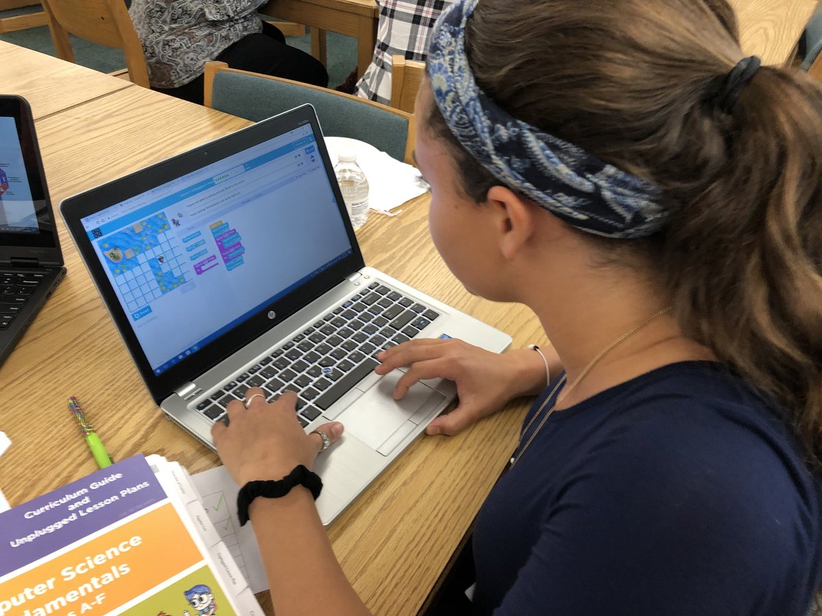 AimeeFleisch's tweet photo. @rpk8magnet teachers having a blast during our @codeorg training. #codetampabay #codeorgPD #HCPSTeach @HCPSArea1 @TampaBaySTEM @EPetersTech @TeachCode https://t.co/rVURFQMzlZ