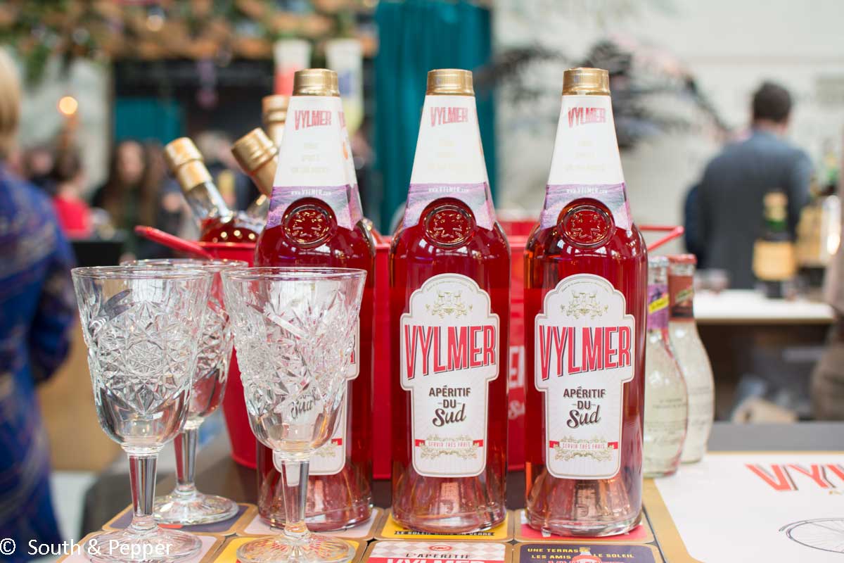 SouthandPepper's tweet photo. 12 drinks in de kijker gespot op trendsevent VENUEZ + tips waar je alles kunt kopen + wat je ermee kunt! 🥂🍷🥃🍸🍹🍾 https://t.co/nobbrLkH4n
#drinks #venuez #trends https://t.co/92XownCeOf