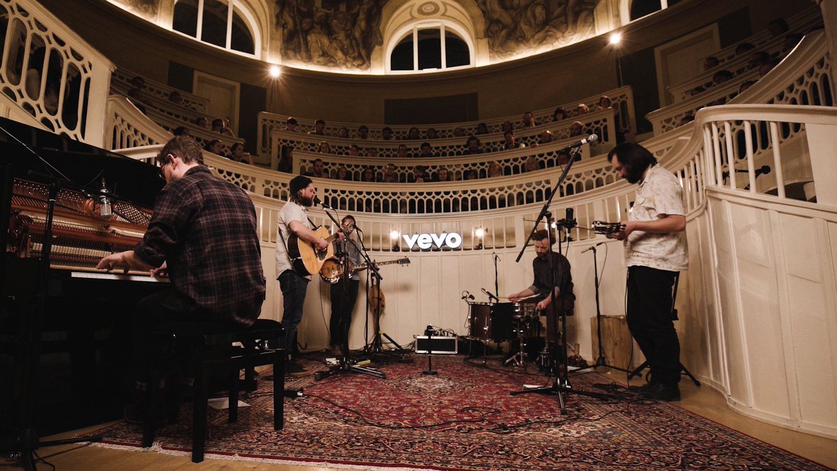 // WORK
<a href="/mightyoaksmusic/">Mighty Oaks</a> for <a href="/Vevo/">Vevo</a> 

vimeo.com/216814434

#berlin #bearfilm.tv #videoproduction #livemusic #session