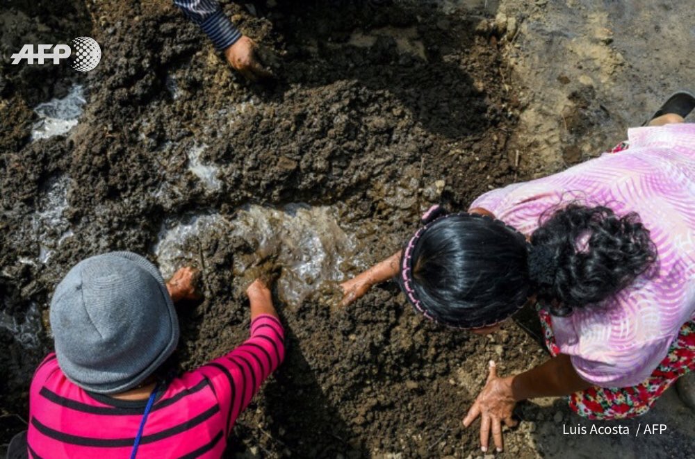 Les sols de la planète se dégradent, ce qui va provoquer des migrations massives de 50 millions d’humains d’ici 2050, et jusqu’à 700 millions si rien n’est fait, alerte <a href="/IPBES/">ipbes</a> - #AFP => u.afp.com/oTiP #biodiversite #climat #migrants #IPBES6 #Colombie