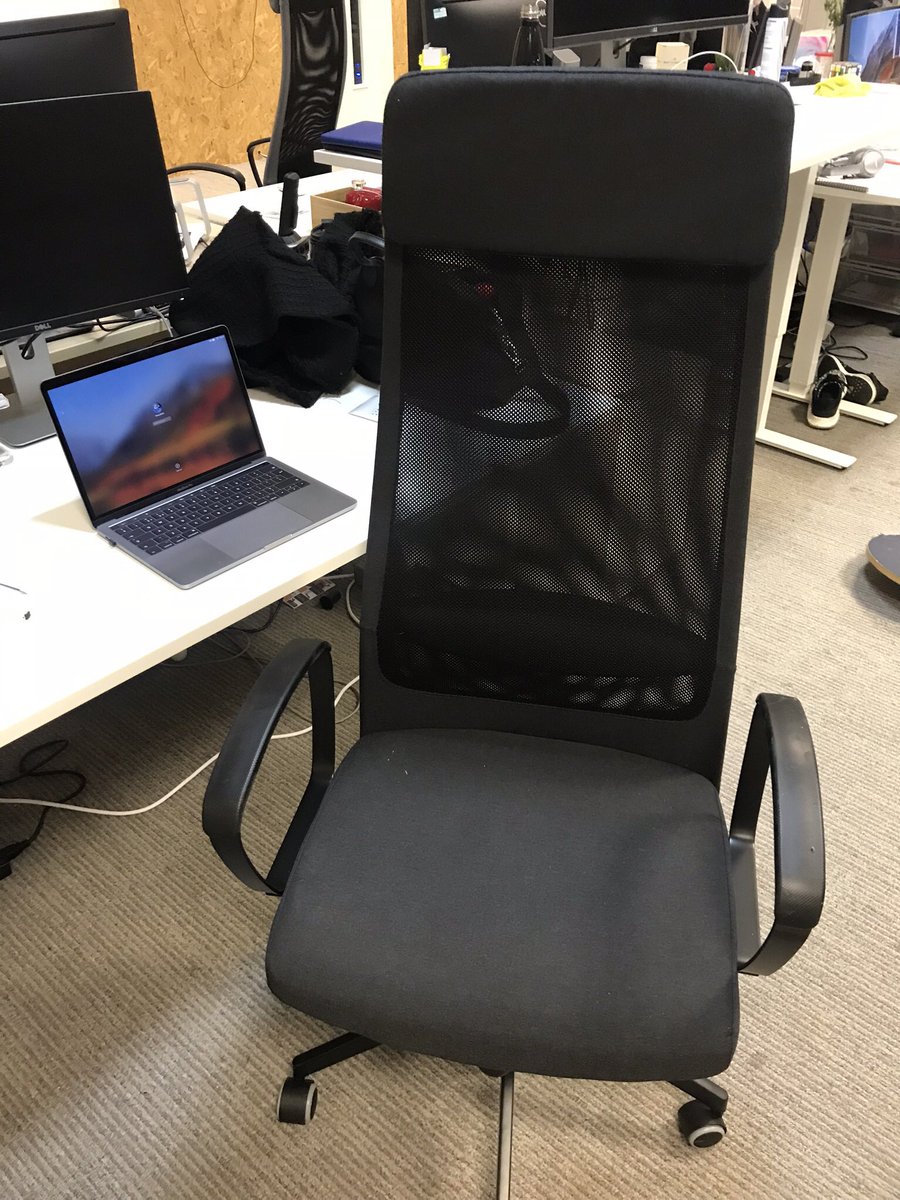 Fiona_KSmith's tweet image. Every newbie at @Improbableio builds their own chair on their 1st day 🛋 - all the way from a new intern to the CEO. A great demonstration of their value “relentless humility” #Day1 #flatpackfun