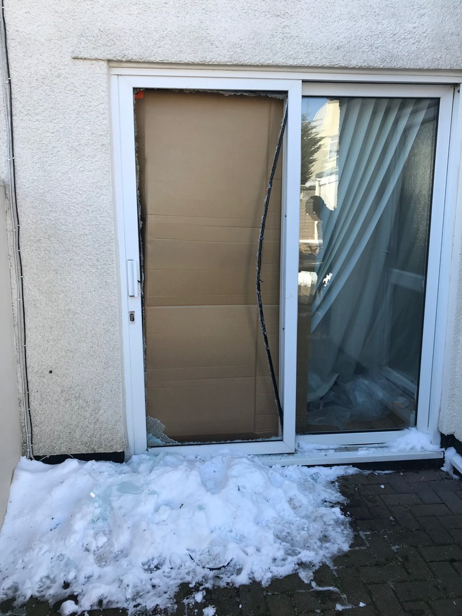 SWALESBUILDER's tweet photo. Another happy customer this week with our emergency boarding and emergency glazing service in Caerphilly South Wales

We have Cost Effective Domestic and Commercial emergency glazing and boarding services in Caerphilly and South Wales. text or WhatsApp 07976 741 770 😀😀 https://t.co/QVSgTwDy47