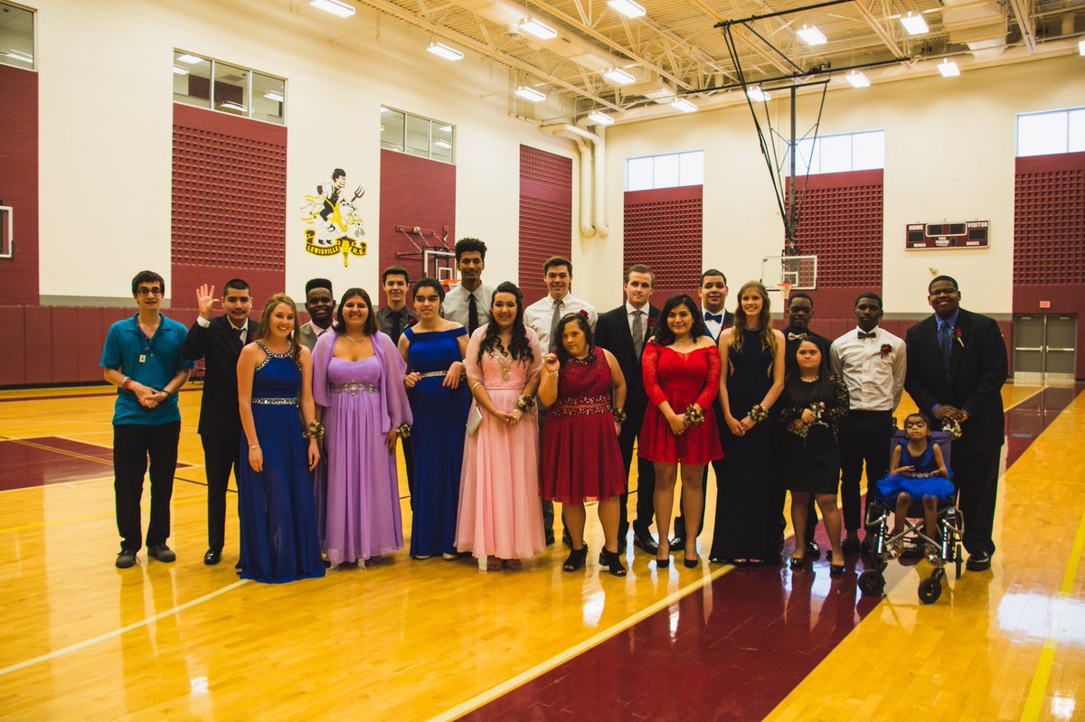 LewisvilleHS's tweet photo. PHOTOS 📸 | COF Grand Ball 2018: https://t.co/HN869FvYY1 #LHSGB18 #LHSGB2018 #FarmerPride https://t.co/Emu9uosnFf
