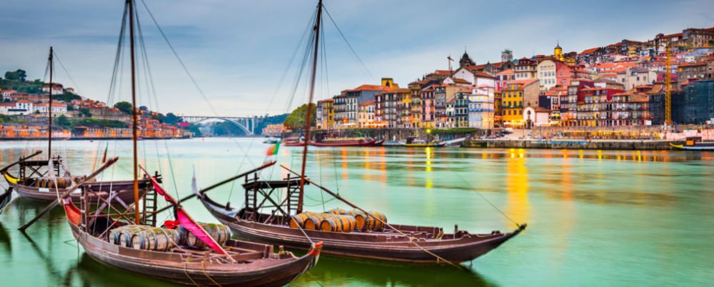 TrazeeTravel's tweet photo. Get drawn to these #lessexpensive locations this year. #genwhynot https://t.co/Wd7689n303 https://t.co/Y8jyCaHYkR
