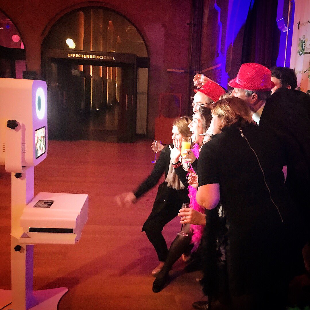 FotoProm's tweet photo. Day by day, frame by frame... by our photobooth.
@BeursVanBerlage #fotomarketing #fotoprom #fotopromteam https://t.co/mHfVVHbCQ5
