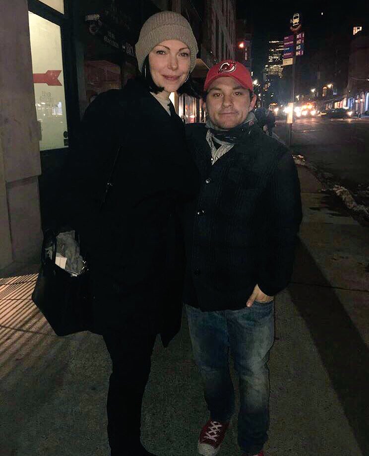 LikeAVause's tweet photo. Laura Prepon with a Fan in NY via https://t.co/4ghZtx5LVb https://t.co/pJW3kkosrB