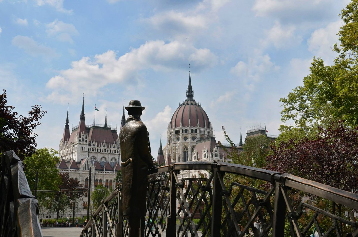Diemo_HARTMAN's tweet photo. #Budapest #Budapestguy #Hungary #NagyImre https://t.co/GUb8XQEnfb