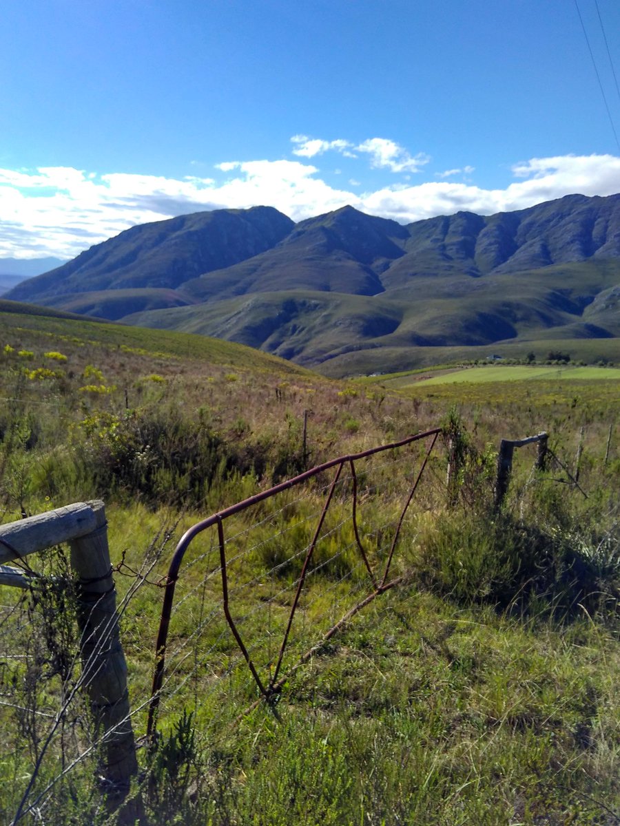 AkaTours's tweet photo. Awesome weekend. Did seweweekspoort, then back Rooiberg Pass. https://t.co/pup24y6Yod