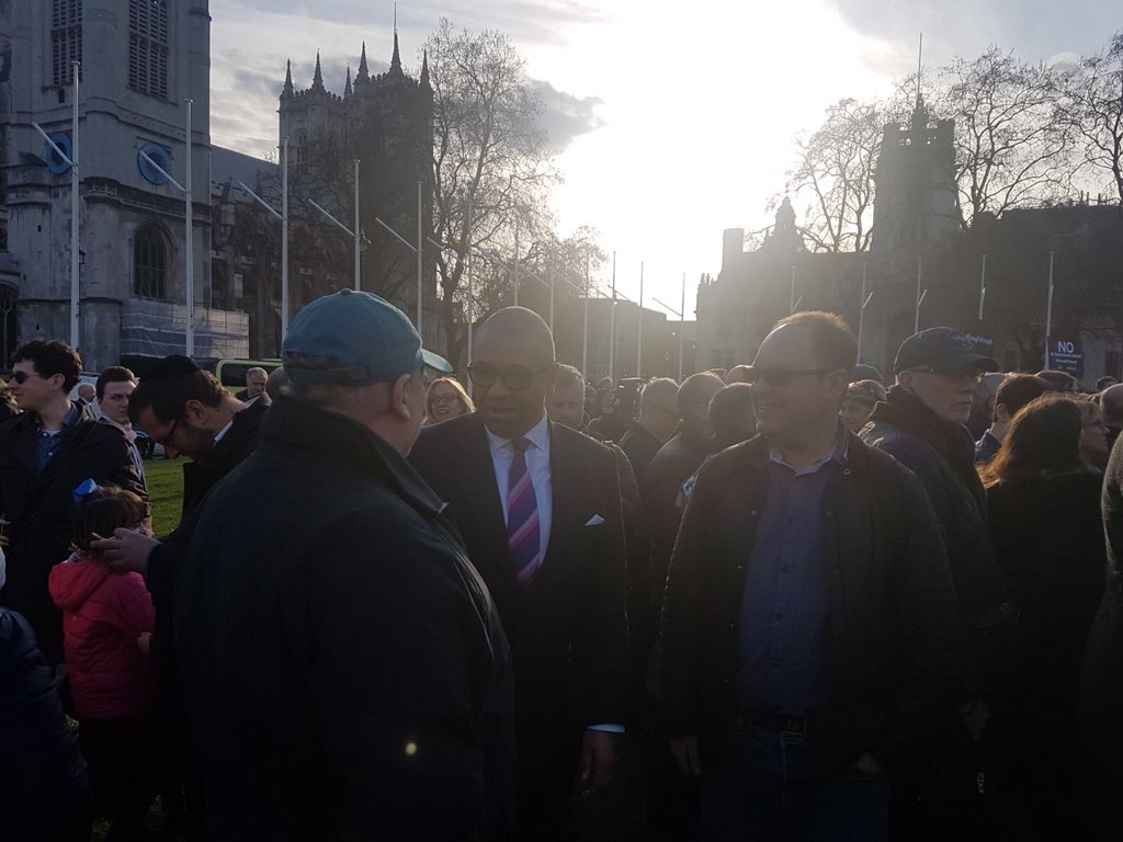 thatcheriteandy's tweet photo. Huge anger today in Parliament Square about Corbyn. Good to see the fabulous James Cleverly there.
Enough is Enough - the words said by the Mrs Thatcher before the vote which brought down Callaghan in 1979.
#Graham_Galpin
#EnoughIsEnough
#James_Cleverly
#votebates
#JasmineStorry https://t.co/uQ0GXWWljf