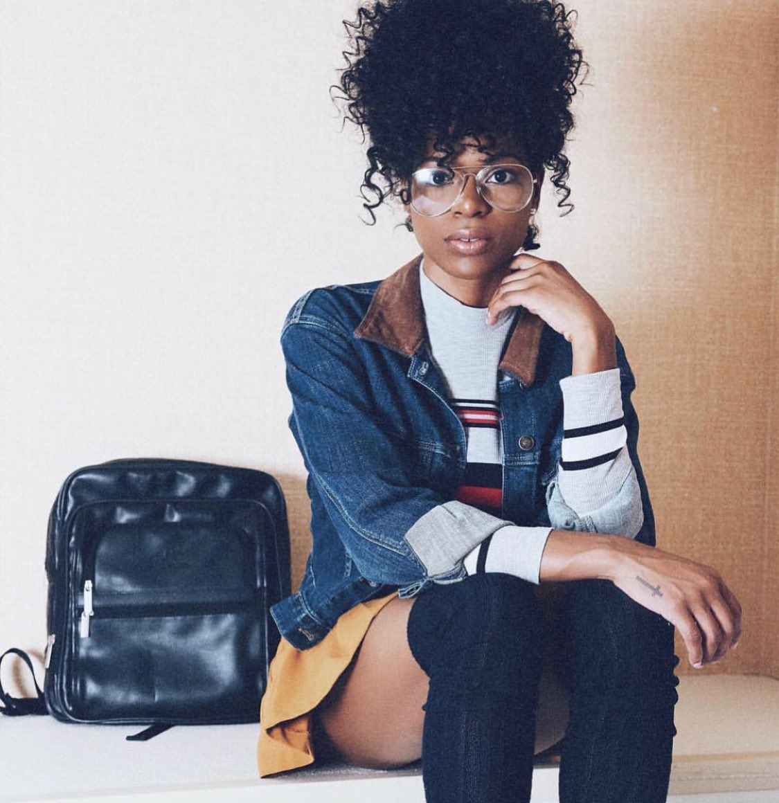 _visualnarrator's tweet image. Hey Guys! I wanted to know what should my first YouTube video be about ? 
1) What’s in my camera bag?📸 .
.
2) Dollar Store Challenge 💲
.
3) How to sharpen images in photoshop? .
.
Comment Below🙏🏾💜
#firstyoutubevideo #comment #youtube #canon6d #comingsoon