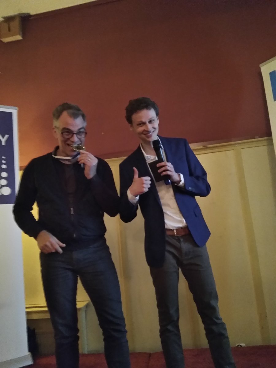 KNCVchemie's tweet photo. De winnaar is bekend! Bas Dros van Syncom wist de concurrentie achter zich te laten en plaatst zich voor de finale op de Avond van de chemie. @SJs_nl #DeSlimsteScheikundigeGroningen https://t.co/UXGegKHPrv